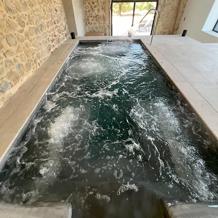 B&B Maison Casamande & - Luxe Et Serenite Dans Un Domaine D'amandiers 4*