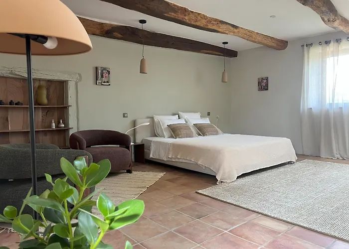 Bed & Breakfast Maison Casamande&spa - Luxe Et Sérénité Dans Un Domaine D'amandiers 3*
